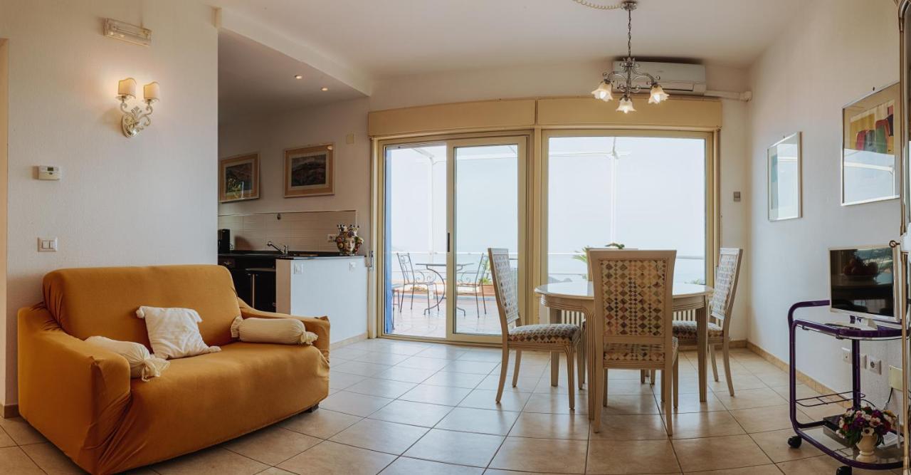 Casa Amapola Taormina Villa ภายนอก รูปภาพ